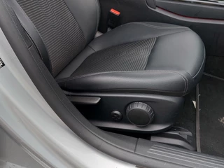 Mercedes-Benz A-Klasse 250e Plug-In Hybrid Luxury Line | Origineel NL | Navi | Apple Carplay+Android Auto | Clima | Cruise | Stoelverwarming | Pdc V+A+Assist+Camera | Privacy Glass | 17''lm - afbeelding nr 30