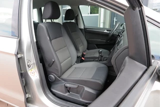 Volkswagen Golf Sportsvan Cruise-control,PDC, LMV,Achteruitrijcamera ,Stoelverwarming, Navigatie . etc. . - afbeelding nr 31