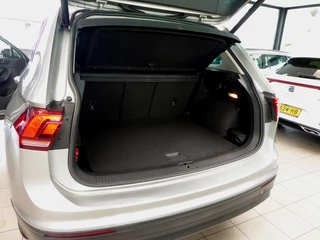 Volkswagen Tiguan Volkswagen Tiguan 1.5 ACT CL Bns.Digitaal teller/Leder/DSG7 Autom/Panorama schuif - afbeelding nr 24