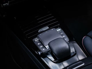 Mercedes-Benz A-Klasse Mercedes A-klasse A250 Premium AMG|PANO|BURMESTER|SFEERVERL. - afbeelding nr 19