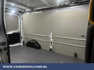 Ford Transit Ford Transit 2.0 TDCI 130pk L3H2 Euro6 Airco | Camera | Navigatie | Cruisecontrol | Stoelverwarming Verwarmde voorruit, Parkeersensoren, Elektrisch verstelbare bestuurdersstoel, Bijrijdersbank - afbeelding nr 14