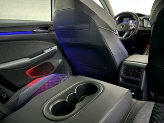 Volkswagen Golf Volkswagen Golf 1.5 eTSI 3x R-Line Pano Carplay Sfeer ACC NAP - afbeelding nr 26