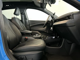 Ford Mustang Mach-E Ford Mustang Mach-E Extended First Edition AWD 98 kWh | 360 Camera | Bang & Olufsen | Elektrisch verstelbaar en verwarmbare stoelen | Soh (batterijcheck) 95 % - afbeelding nr 25