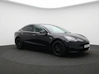 Tesla Model 3 Standerd RWD Plus 60 kWh Autopilot l Pano | Leder | Stoelverwarm
