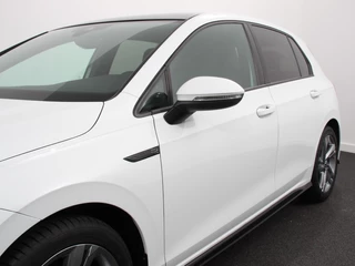 Volkswagen Golf Volkswagen Golf 1.5 eTSI 150pk DSG R-Line | Panorama dak | Navigatie | Apple Carplay/Android Auto | Climate Control | Camera | Dab | Extra Getint Glas | Adaptive Cruise Control | Virtual Cockpit | Lichtmetalen Velgen - afbeelding nr 30