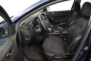 Renault Mégane Renault Mégane 1.2 TCe Zen | Trekhaak | Navigatie | Parkeerhulp |  Climate control | Cruise control | Bluetooth | DAB | Regen-/lichtsensor - afbeelding nr 4