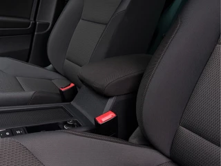 Volkswagen e-Golf e-Golf 136pk Automaat 5-Deurs | Warmtepomp | Navi | Apple Carplay+Android Auto | Clima | Adap. Cruise | Led Koplampen | Pdc V+A | Stoelverwarming | Privacy Glass | 17''lm | Trekhaak - afbeelding nr 24
