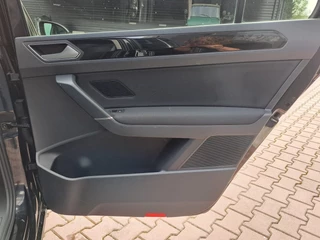Volkswagen Touran | Automaat | Navi | Trekhaak | Stoel- en stuurverwarming | ACC | LED | - afbeelding nr 35