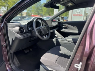 Toyota C-HR Dodenhoekdetectie, Navigatie, Parkeersensoren V + A , All-in Rijklaarprijs - afbeelding nr 4