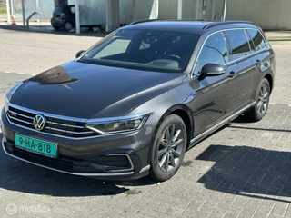 Volkswagen Passat Volkswagen Passat VARIANT 1.4 TSI GTE PHEV | HUD | Digitaal | PDC | Camera - afbeelding nr 15