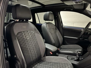 Volkswagen Tiguan Volkswagen Tiguan 1.5 TSI R-Line Black Style Pano H/K NAP - afbeelding nr 19