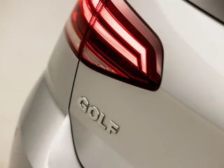 Volkswagen Golf Volkswagen Golf 1.0 TSI Luxury Automaat (APPLE CARPLAY, GROOT NAVI, CLIMATE, STOELVERWARMING, SPORTSTOELEN, ADAPTIVE CRUISE, LM VELGEN, GETINT GLAS, PARKEERSENSOREN, NIEUWE APK, NIEUWSTAAT) - afbeelding nr 29