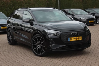 Audi Q4 e-tron Audi Q4 e-tron 50 quattro Launch edition S Competition 77 kWh / SoH 95% / Camera / Head-up / 20'' / Keyless / RS Seats / Sonos audio / Stoelverwarming / Dodehoek / DAB / ACC / Warmtepomp - afbeelding nr 1
