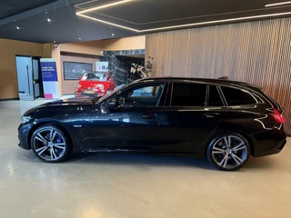 BMW 3 Serie BMW 3-serie 330e xDrive HUD Pano 360* Laser M-sport High - afbeelding nr 43