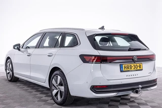 Volkswagen Passat Volkswagen Passat Variant 1.5 eTSI Business Automaat | Trekhaak | Full LED | CAMERA *2e Pinksterdag OPEN v.a 11u tot 17u* - afbeelding nr 2