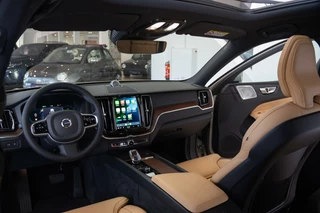 Volvo XC60 Volvo XC60 2.0 T8|455PK AWD|Org NL|1ste Eig|Ultimate Bright|Luchtv.|Bowers & Wilkins|Trekhaak|Head-Up|Pano|Crystal|Dealer Onderhouden - afbeelding nr 15