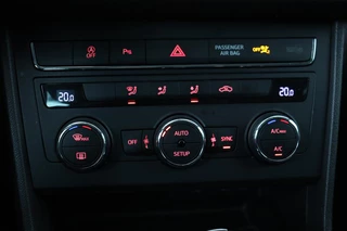 SEAT Leon SEAT Leon 1.0 TSI Style | Full LED | Carplay | Keyless |  Navigatie | Parkeerhulp | Climate control | Cruise control | Getint glas - afbeelding nr 23
