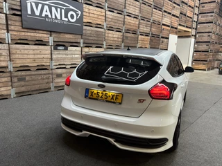 Ford Focus Ford FOCUS 2.0 ST schuifdak xenon navi camera clima uitlaatklep 19