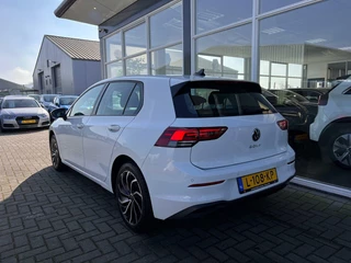 Volkswagen Golf Volkswagen Golf 1.0 TSI Life Business | Stoelverwarming | Climate Control | Navi | Apple Carplay/Android Auto | PDC | Adaptive Cruise Control | Stuurwielverwarming | Sfeerverlichting | - afbeelding nr 25