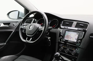 Volkswagen Golf Panoramadak, Camera, Climate, Navigatie, Bluetooth, DAB, Trekhaak, 18'' - afbeelding nr 27