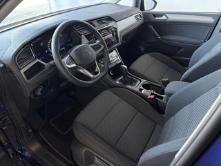 Volkswagen Touran Volkswagen Touran 1.5 TSI 150PK 7P CARPLAY NAVI CAMERA LED ELEK.KLEP VIR.COCKPIT DODE.HOEK DET. STOELVERW KEYLESS 7P 7PERS 09/2024 