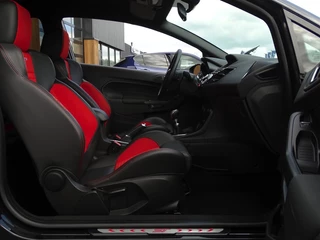 Ford Fiesta Ford Fiesta 1.6 ST 2 183PK / Milltek / ST-Line / 2016 / LED - afbeelding nr 14