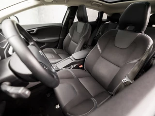Volvo V40 Automaat (PANORAMADAK, NAVIGATIE, CAMERA, GETINT GLAS, STOELVERWARMING, SPORTSTOELEN, KEYLESS, LED KOPLAMPEN, PARKEERSENSOREN, NIEUWSTAAT) - afbeelding nr 14