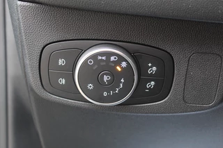 Ford Focus Climate control , Navigatie, Cruise control , Dodehoek detectie Voorruitverwarming , Camera , Trekhaak - afbeelding nr 8