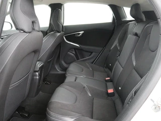Volvo V40 Volvo V40 2.0 T2 Nordic+ | Stoelverwarming | Trekhaak |  Standkachel | Navigatie | Full LED | Verwarmde voorruit | Bluetooth | Climate control - afbeelding nr 6