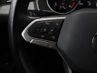 Volkswagen Passat Volkswagen Passat 2.0 TDI Comfort Business | Stoelverwarming |  Camera | Adaptive cruise | Carplay | Massage | Navigatie | Full LED | Parkeerhulp - afbeelding nr 14