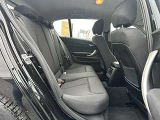 BMW 1 Serie BMW 1-serie 118i Executive 1e Eigenaar,Airco,Cruise,Stoelverwarming,PDC Achter,Bluetooth,6-bak,LM Velgen,APK tot 09-2026 - afbeelding nr 12