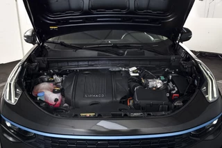 Lynk & Co 01 | 360 Camera | 7.4 kWh boordlader | Donkere hemel | S/K-panodak | Adapt. Cruise | Memory | Elek. klep | LM 20