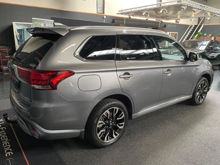 Mitsubishi Outlander Mitsubishi Outlander 2.4 PHEV Intense+ CARPLAY/ACC/RUITJES LEDER/360CAMERA - afbeelding nr 6