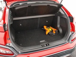 Hyundai Kona Hyundai Kona EV Premium 64 kWh | Verlaagd | Trekhaak tbv fietsendrager - afbeelding nr 19