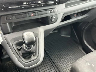 Peugeot Expert Peugeot Expert 231L 2.0 BlueHDI 120pk Premium Dubbele Cabine Trekhaak/Carplay/Clima/Cruise/Navi/17