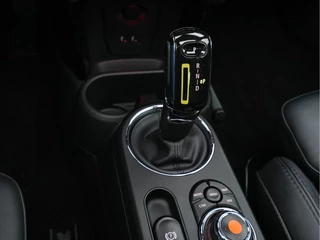 MINI Electric (INCL-BTW) Aut. *PANO | FULL-LEATHER | HEAD-UP | FULL-LED | HARMAN/KARDON-SOUND | KEYLESS | CAMERA | SPORT-SEATS | NAVI-FULLMAP | HEATED-SEATS | AMBIENT-LIGHT | DAB | DIGI-COCKPIT | 17