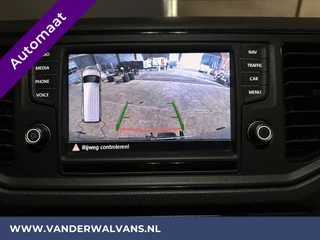 Volkswagen Crafter Volkswagen Crafter 2.0 TDI 141pk Automaat L3H3 L2H2 Euro6 Airco | Camera | Navigatie | 3000kg Trekhaak | Cruisecontrol Chauffeursstoel, Parkeersensoren, Stoelverwarming, Bijrijdersbank - afbeelding nr 6