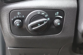 Ford EcoSport Climate control , Cruise control , Bluetooth , Stoelverwarming Hoge zit, Voorruitverwarming - afbeelding nr 8