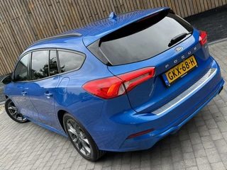 Ford Focus Ford Focus Wagon 1.0 EcoBoost Hybrid ST Line | Navigatiesysteem | Stoelverwarming | Stuurverwarming | LED verlichting | Apple CarPlay | Achteruitrijcamera | Inparkeerhulp | Parkeersensoren voor en achter - afbeelding nr 46