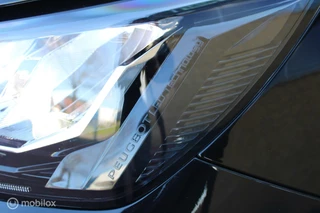 Peugeot 2008 Peugeot 2008 1.2 PureTech Allure, Digitaal dashboard, Pdc voor/achter + camera, App connect, Donker glas, Cruise, Clima, Navi, Full led. - afbeelding nr 34