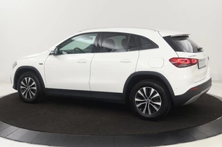 Mercedes-Benz GLA Mercedes-Benz GLA-klasse 250e Style | Adaptive cruise | Carplay |  Stoelverwarming | Camera | Half leder | Full LED | Park Assist | Widescreen | Climate control - afbeelding nr 2
