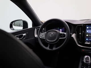 Volvo XC60 Volvo XC60 2.0 B4 D AWD R-Design | Parkeerverwarming | Schuif-/kanteldak | Trekhaak | Climate Pack | Memoryseats - afbeelding nr 10