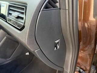 Volkswagen Touran Volkswagen Touran 1.2 TSI Highline 7p|Carplay|Allseasonbanden - afbeelding nr 20