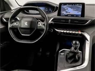 Peugeot 5008 Peugeot 5008 1.2 Puretech Sport 7 Persoons (APPLE CARPLAY, GROOT NAVI, LEDER, STOELVERWARMING, 360 CAMERA, SPORTSTOELEN, KEYLESS, GETINT GLAS, TREKHAAK, DAB+, NIEUWE APK, NIEUWSTAAT) - afbeelding nr 7