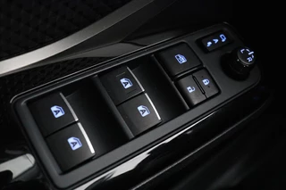 Toyota C-HR Toyota C-HR 1.8 Hybrid Dynamic | Stoel & stuurverwarming |  Adaptive cruise | Camera | Navigatie | Climate control | Keyless - afbeelding nr 27