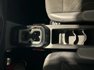 Volkswagen ID.5 Volkswagen ID.5 Pro Advantage 77 kWh | Zwart dak | Camera | 19 inch 