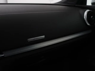 Audi A3 Audi A3 30 TFSI Sport S Line Edition | Half leder |  Full LED | Sportstoelen | Navigatie | Trekhaak | Parkeerhulp | Climate control | Cruise control | Bluetooth - afbeelding nr 22