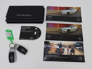 Mercedes-Benz A-Klasse Mercedes-Benz A-klasse 180 AMG | Panoramadak | Stoelverwarming |  Carplay | Widescreen | Leder/Alcanatara | Navigatie | Full LED | Park Assist - afbeelding nr 11