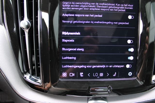 Volvo XC60 Volvo XC60 2.0 T8 Plug-in hybrid AWD Plus Dark | Luchtvering | 360 | H&K | Trekhaak - afbeelding nr 48
