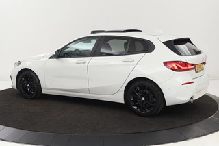 BMW 1 Serie BMW 1-serie 118i Advantage | Panoramadak | Stoelverwarming |  Camera | Sportstoelen | Full LED | Navigatie | Live Cockpit - afbeelding nr 2